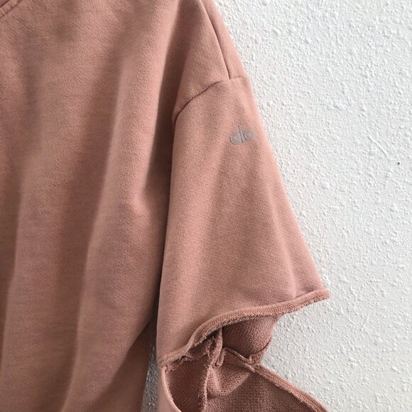 ALO YOGA Peak Elbow Cut Out Crop Hoodie Sweatshirt in Mauve Size Medium - Picture 7 of 9
